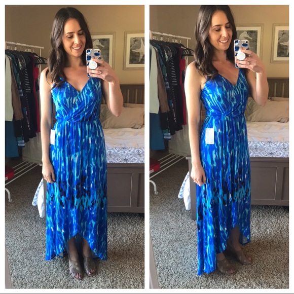 Felicity & Coco Dresses & Skirts - NWT {Felicity & Coco} printed wrap maxi dress